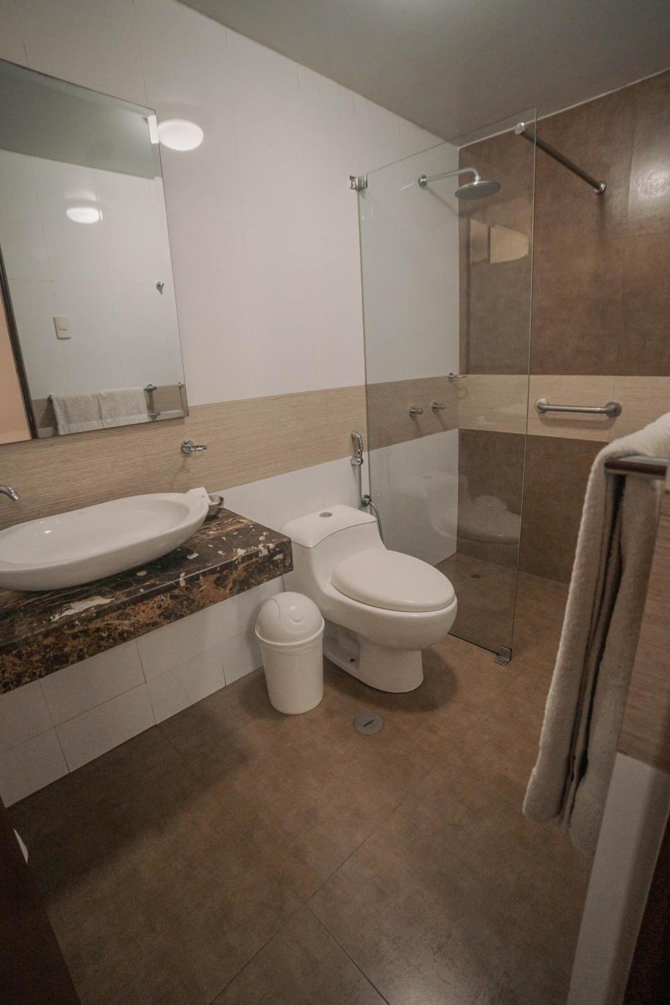 Hotel Torre Norte Трухильо Екстериор снимка