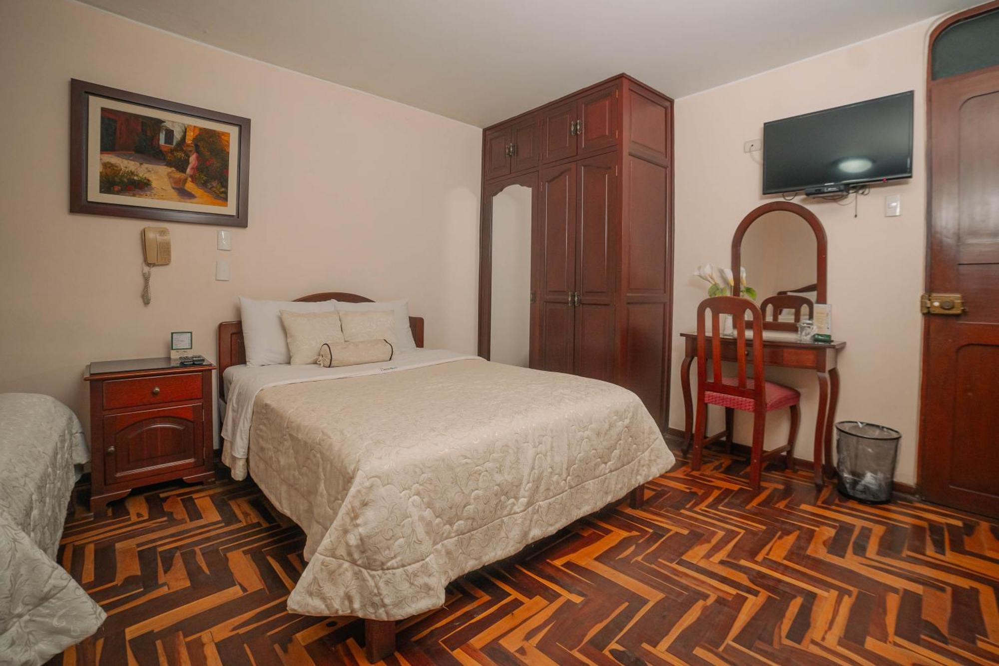 Hotel Torre Norte Трухильо Екстериор снимка