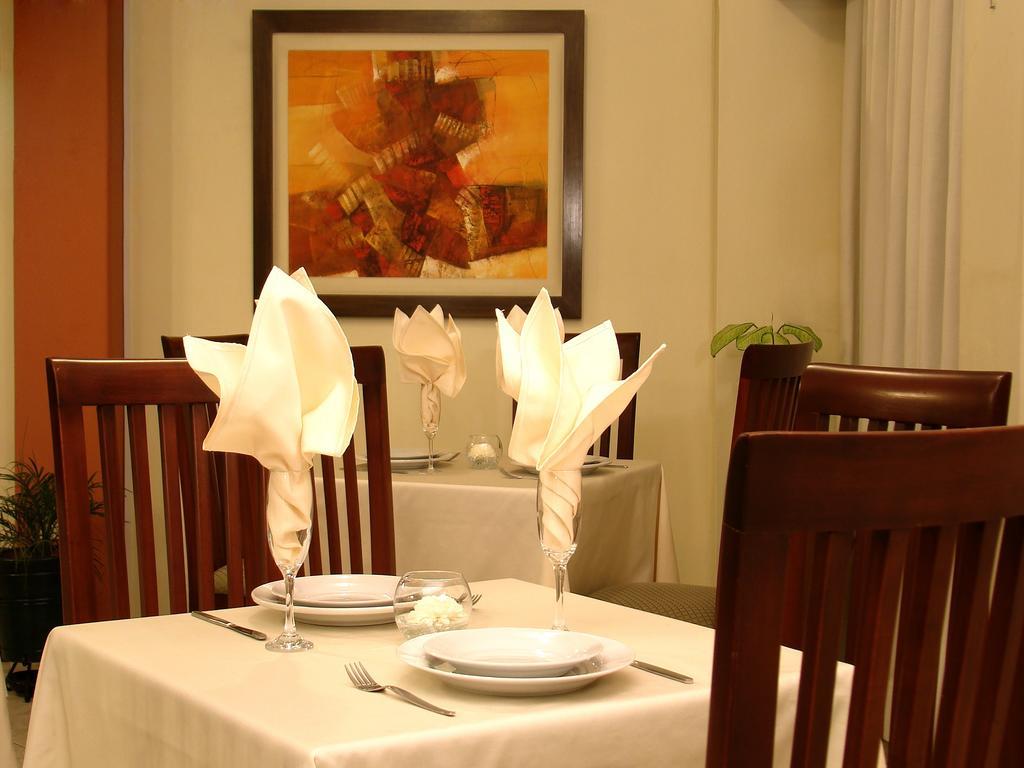 Hotel Torre Norte Трухильо Екстериор снимка