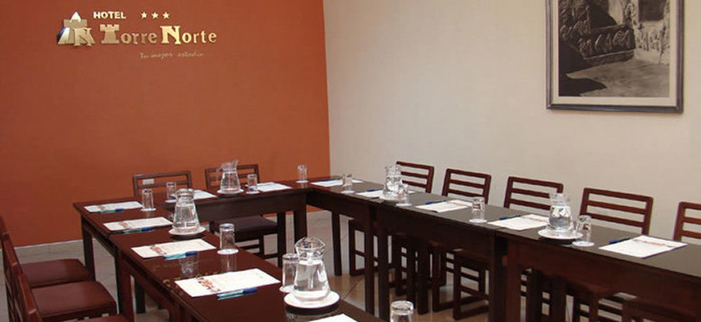 Hotel Torre Norte Трухильо Екстериор снимка